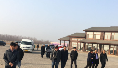 乌海市公路工程有限公司考察乌兰淖尔湖旅游项目