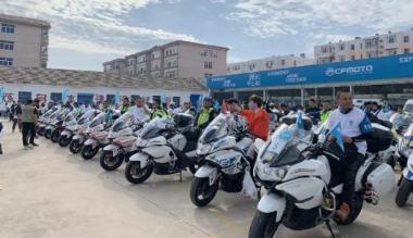 科尔沁500公里风景大道上演草原公路机车集结会