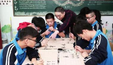 “结对子，种文化 ”翰墨润书香书法绘画再进校园