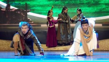 民族舞剧《驼道》再现古代茶路商贸互通带来的经济繁荣和发展
