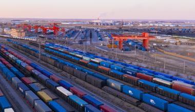 二连浩特铁路口岸进出口运量突破1500万吨