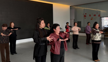 乌兰浩特：“文化村长”扎根乡村“种文化”